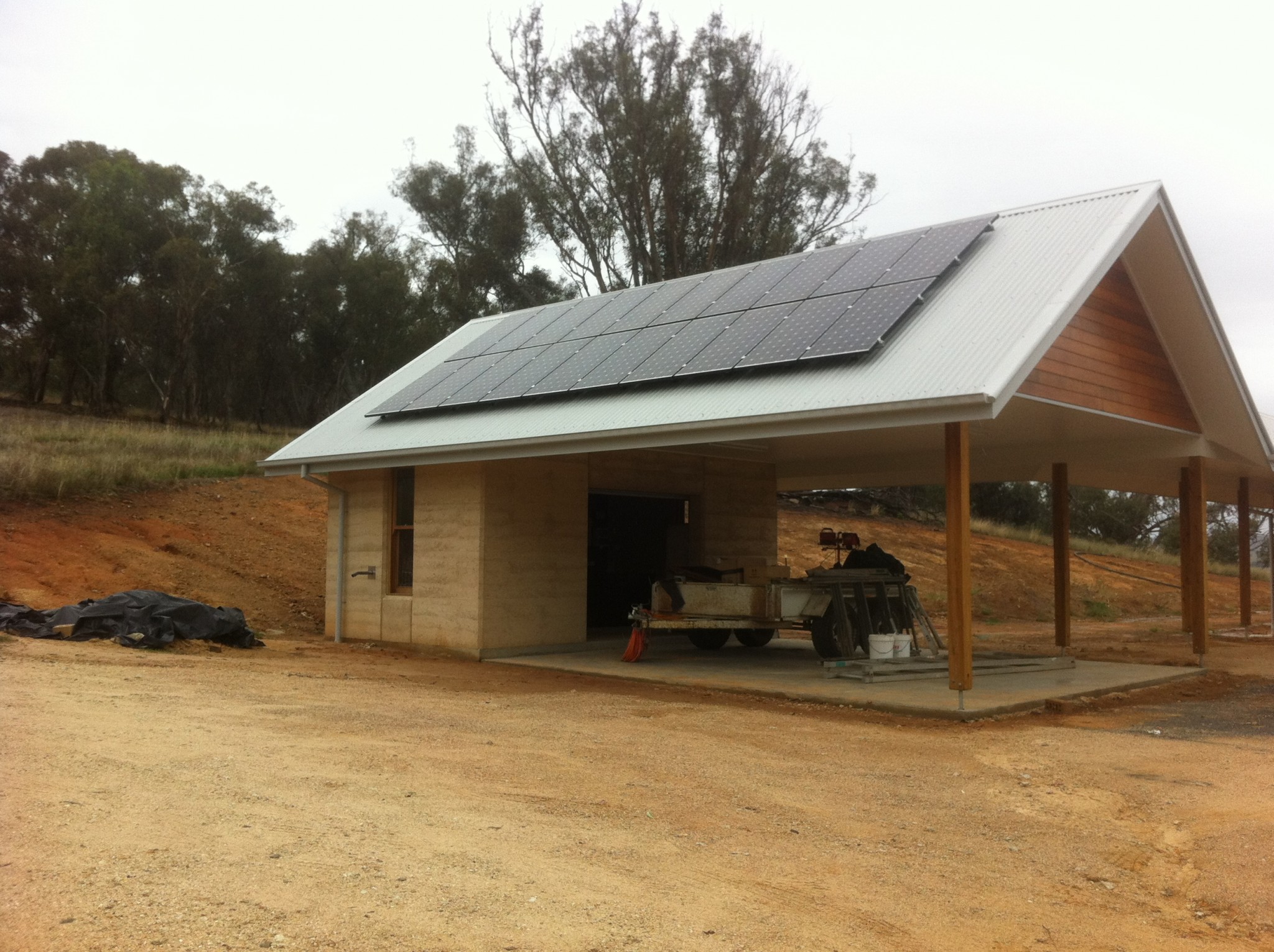 roof-mounted-tilt-solar-power-systems-3-glynncorp-electrical